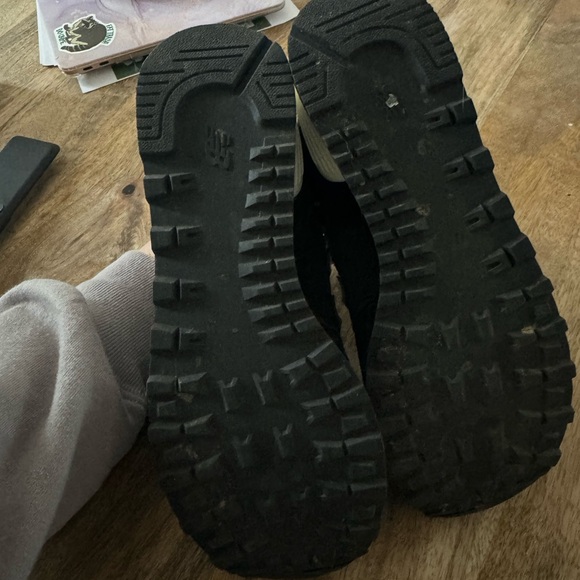 New balance sneakers. Gently worn - Picture 3 of 5